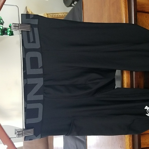 Under Armour HeatGear Compression Leggings - Size Medium - Picture 2 of 10